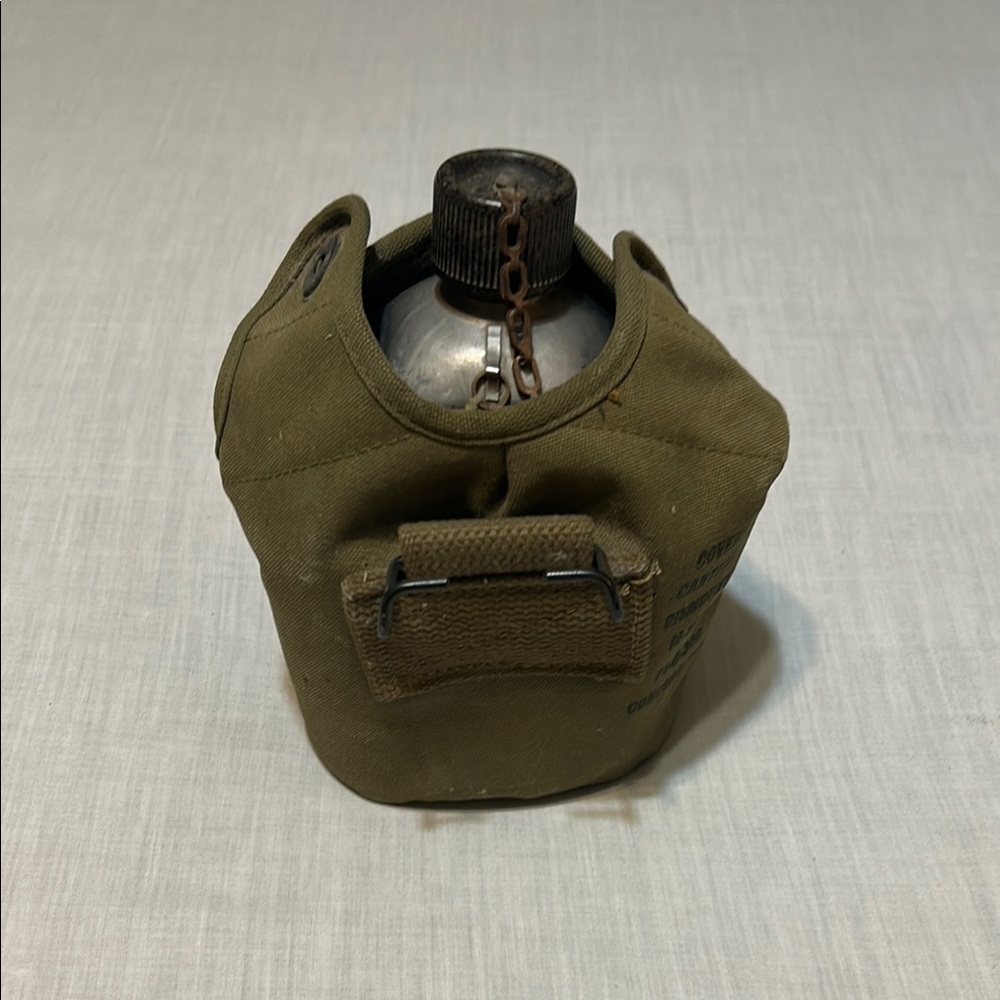 US Military Style Green and Silver Canteen Set with its cup. - Picture 10 of 10